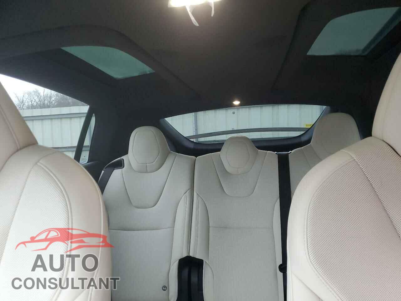 TESLA MODEL X 2024 - 7SAXCDE55RF449676