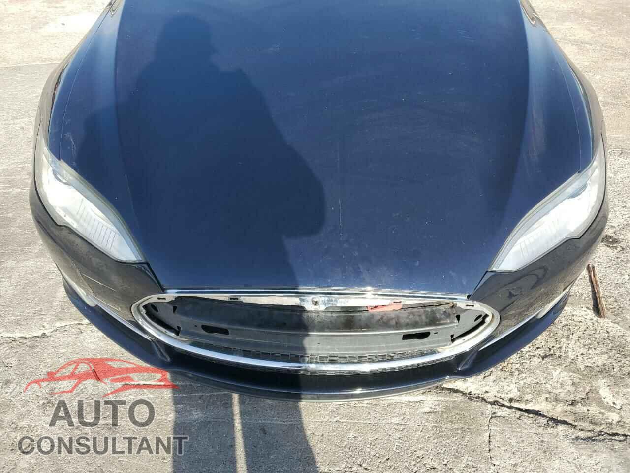 TESLA MODEL S 2013 - 5YJSA1DP2DFP14075