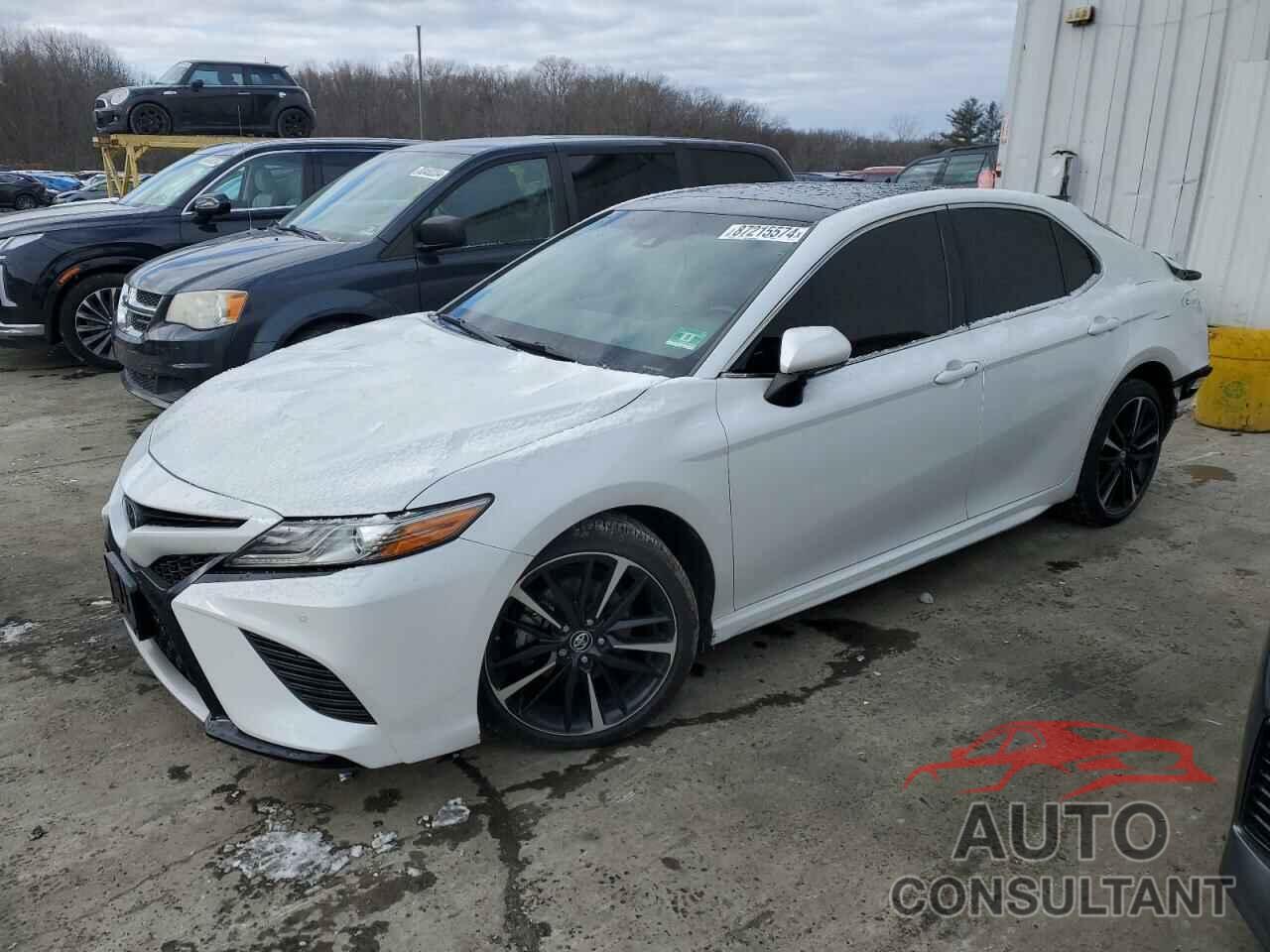 TOYOTA CAMRY 2018 - 4T1B61HK4JU156731