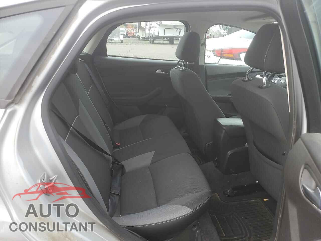 FORD FOCUS 2012 - 1FAHP3K21CL235143