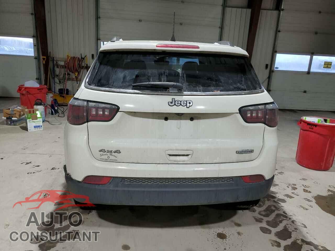 JEEP COMPASS 2018 - 3C4NJDBB9JT100143