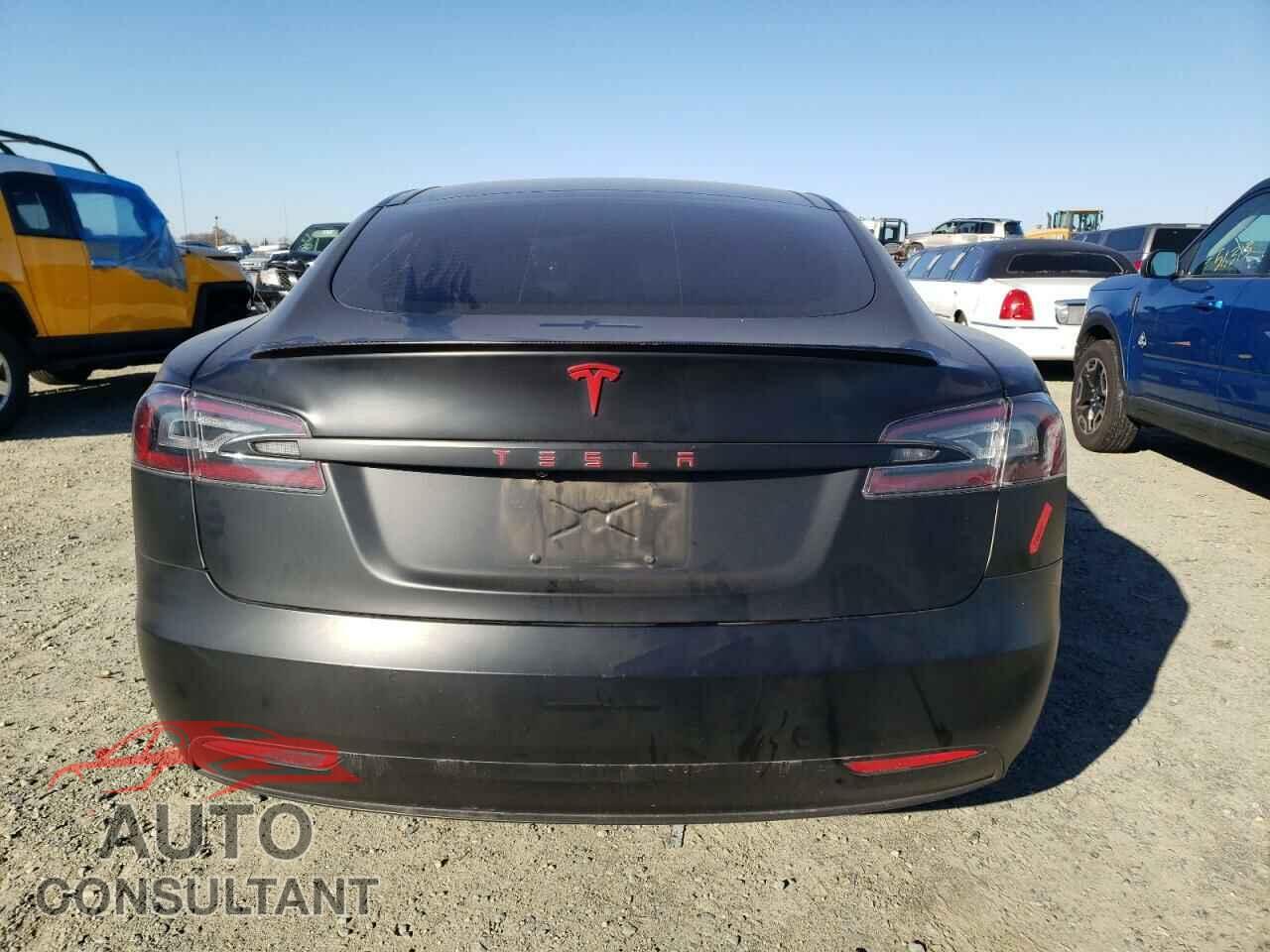 TESLA MODEL S 2017 - 5YJSA1E22HF192735