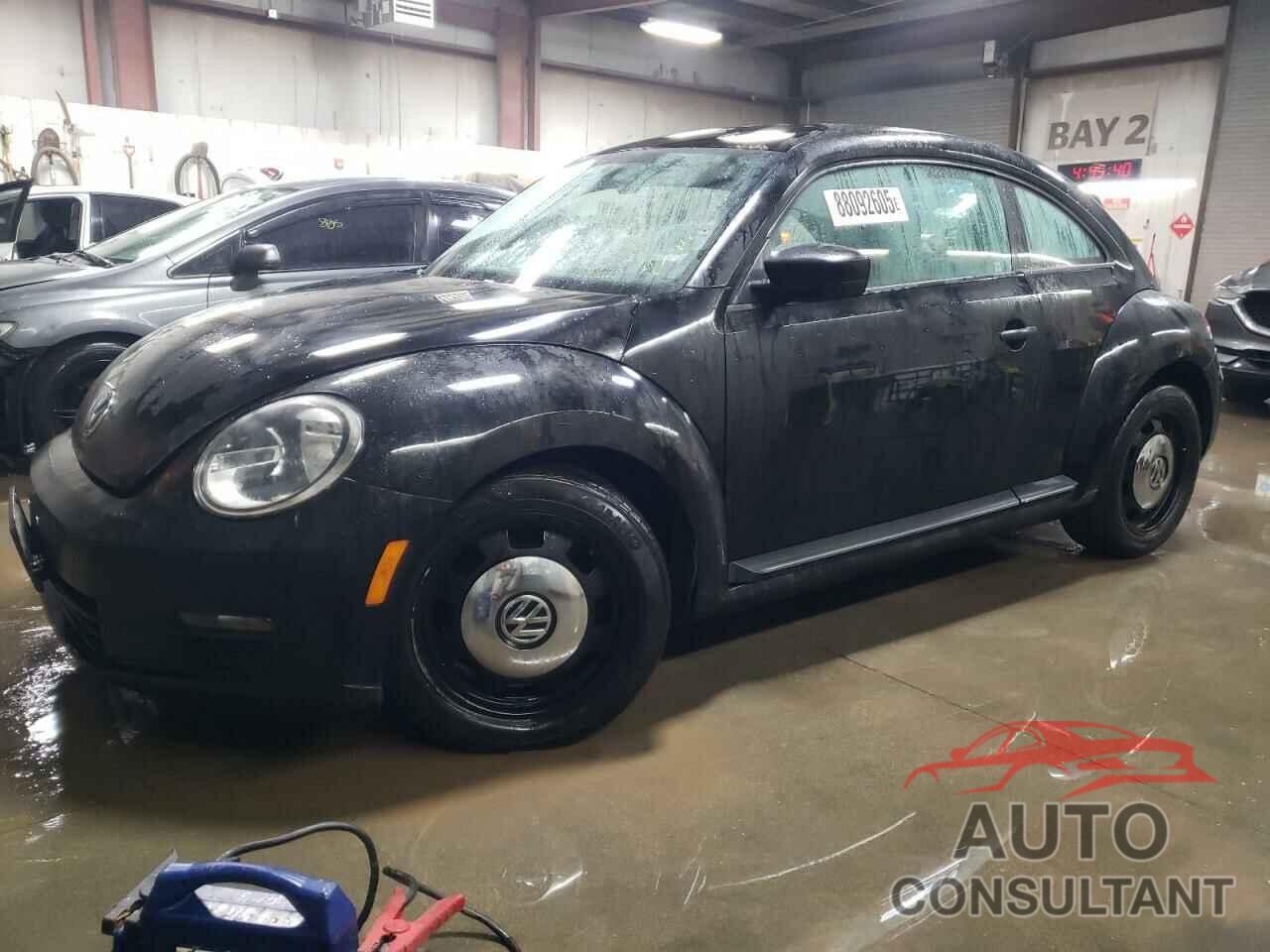 VOLKSWAGEN BEETLE 2013 - 3VWFP7AT1DM670065