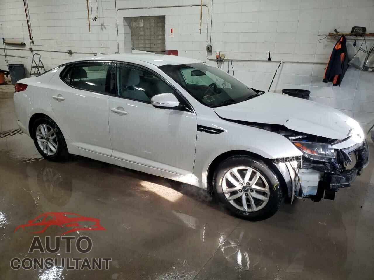 KIA OPTIMA 2011 - KNAGM4A72B5057261