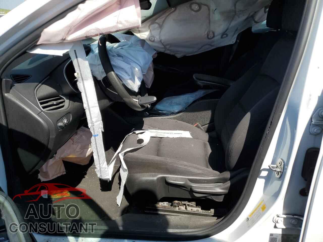 CHEVROLET MALIBU 2022 - 1G1ZB5ST2NF209727