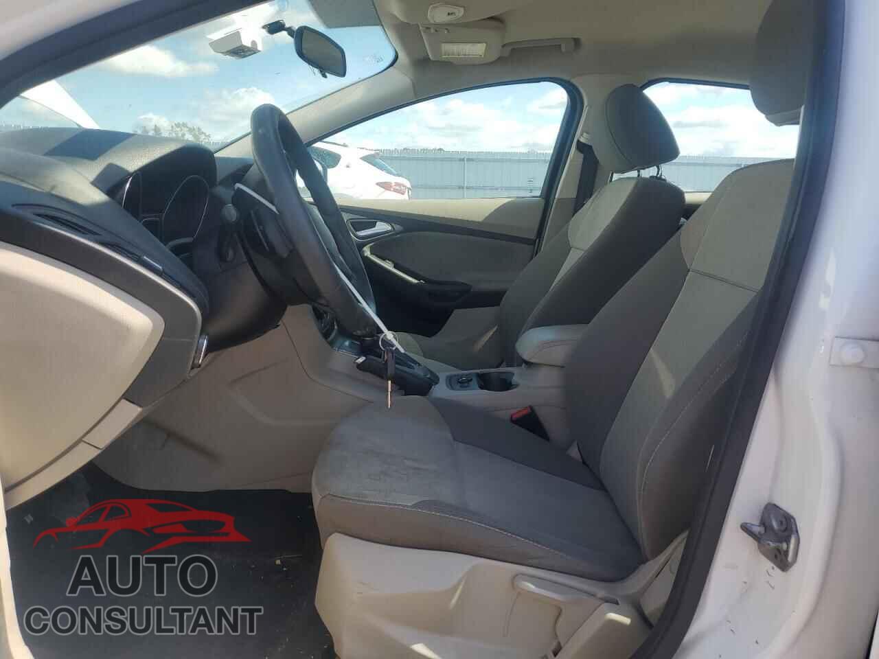 FORD FOCUS 2014 - 1FADP3K28EL268917