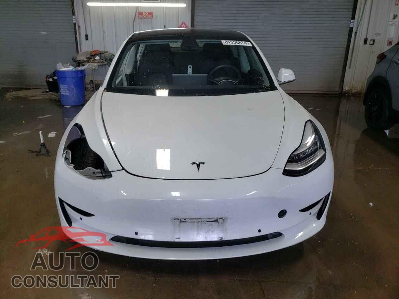 TESLA MODEL 3 2019 - 5YJ3E1EB3KF494082