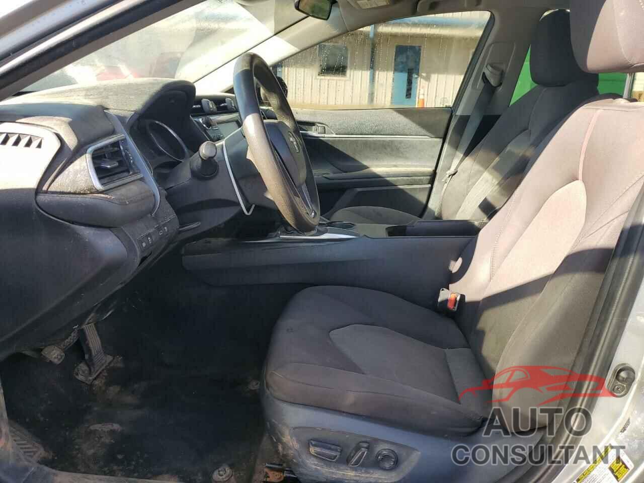 TOYOTA CAMRY 2018 - 4T1B11HK6JU590437