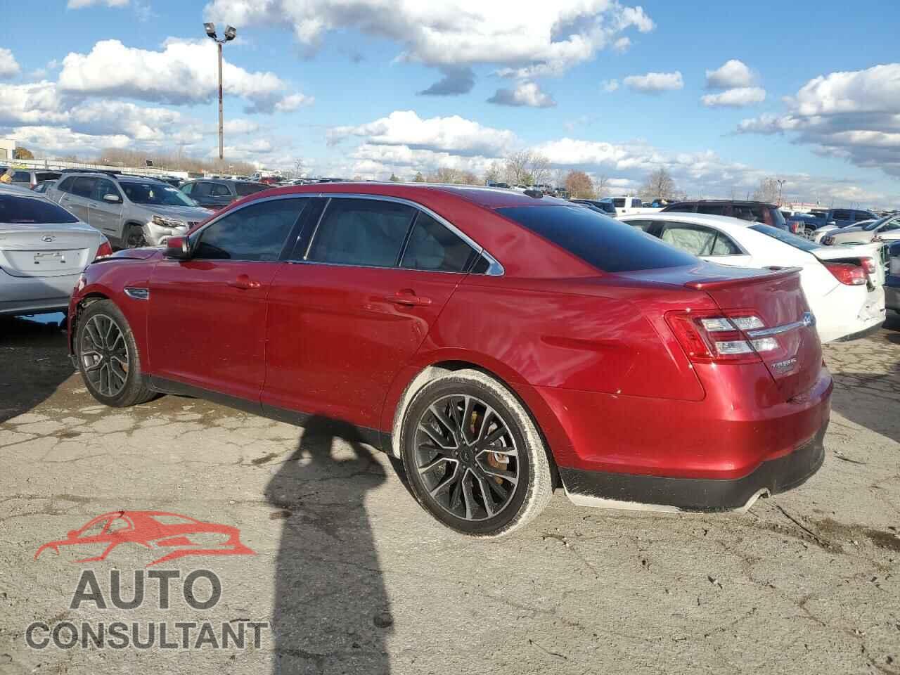 FORD TAURUS 2018 - 1FAHP2E87JG105433