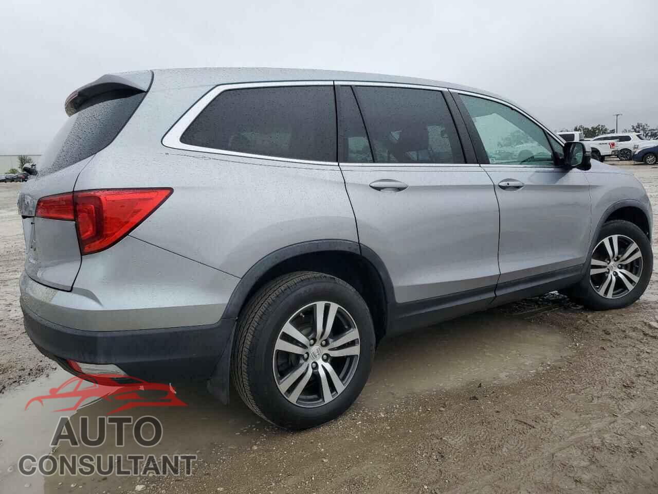 HONDA PILOT 2017 - 5FNYF5H58HB009346