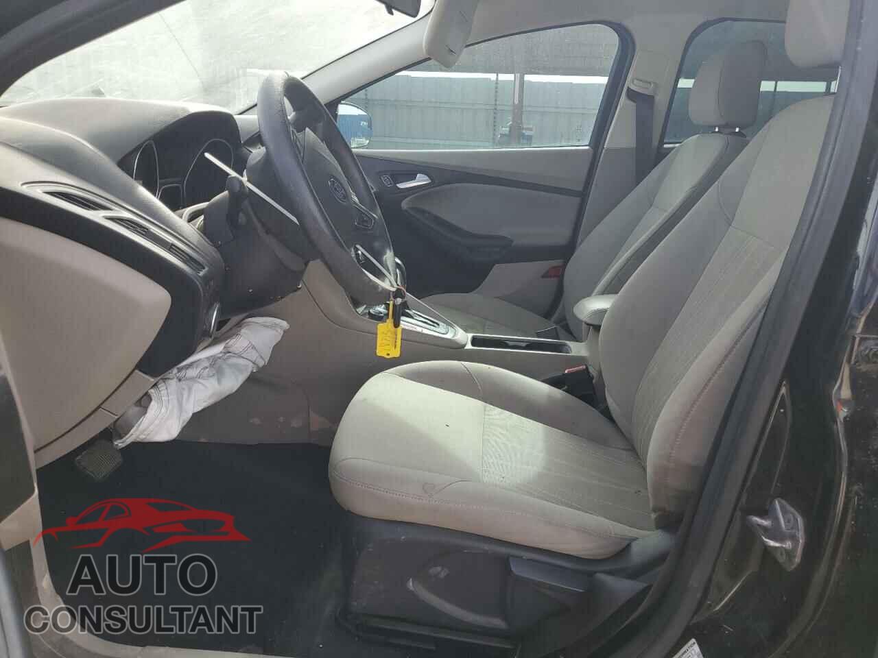 FORD FOCUS 2015 - 1FADP3F28FL313768