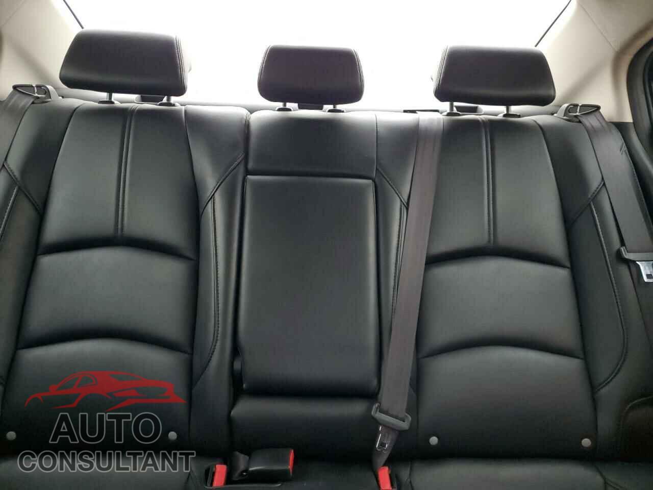MAZDA 3 2017 - JM1BN1V75H1108187