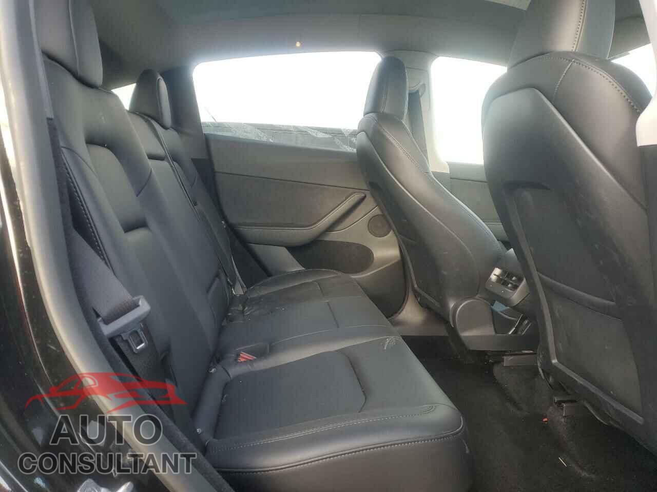 TESLA MODEL Y 2023 - 7SAYGDEEXPF798712