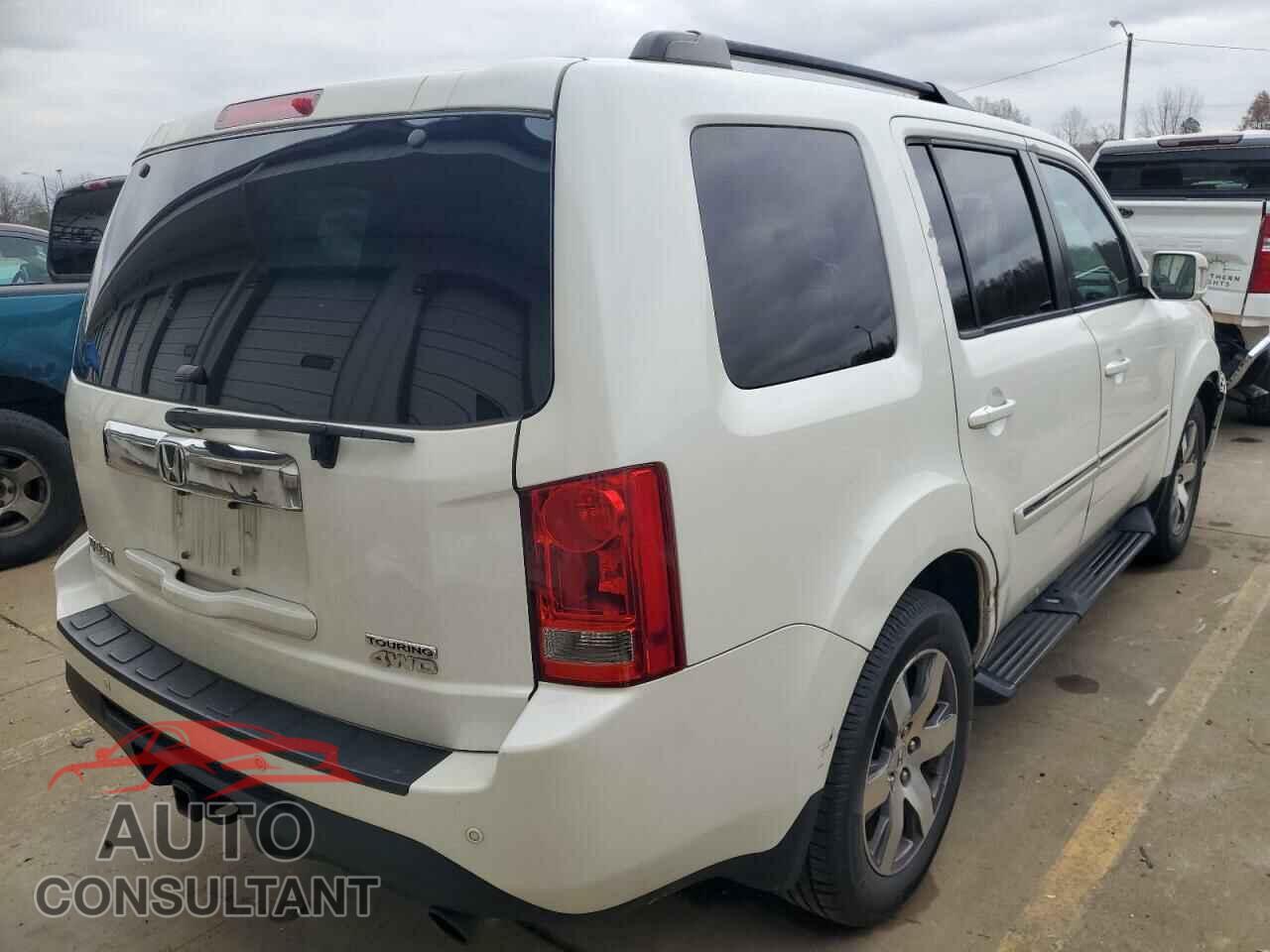 HONDA PILOT 2012 - 5FNYF4H9XCB010875