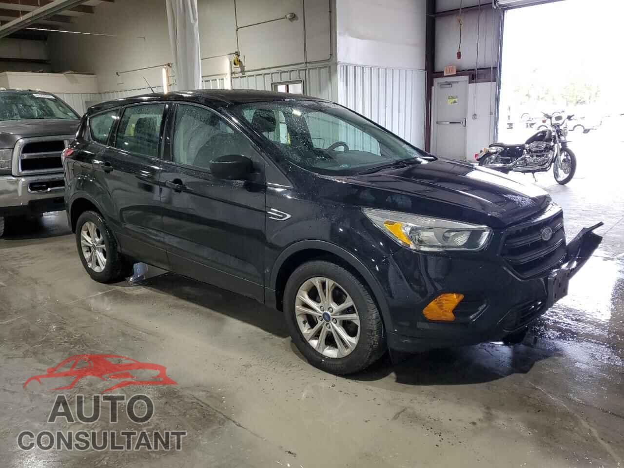 FORD ESCAPE 2017 - 1FMCU0F70HUB27580