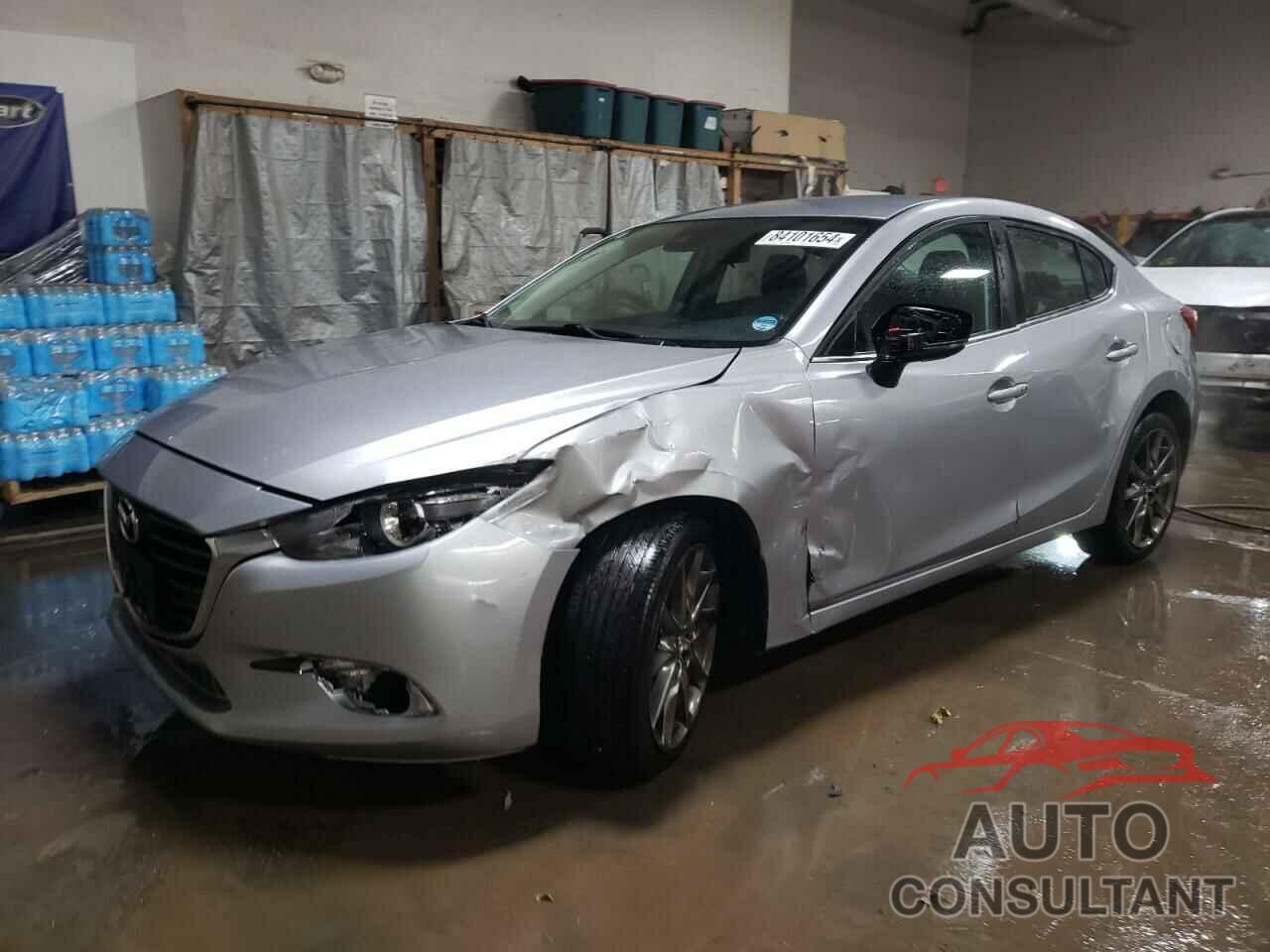 MAZDA 3 2018 - 3MZBN1V35JM197584