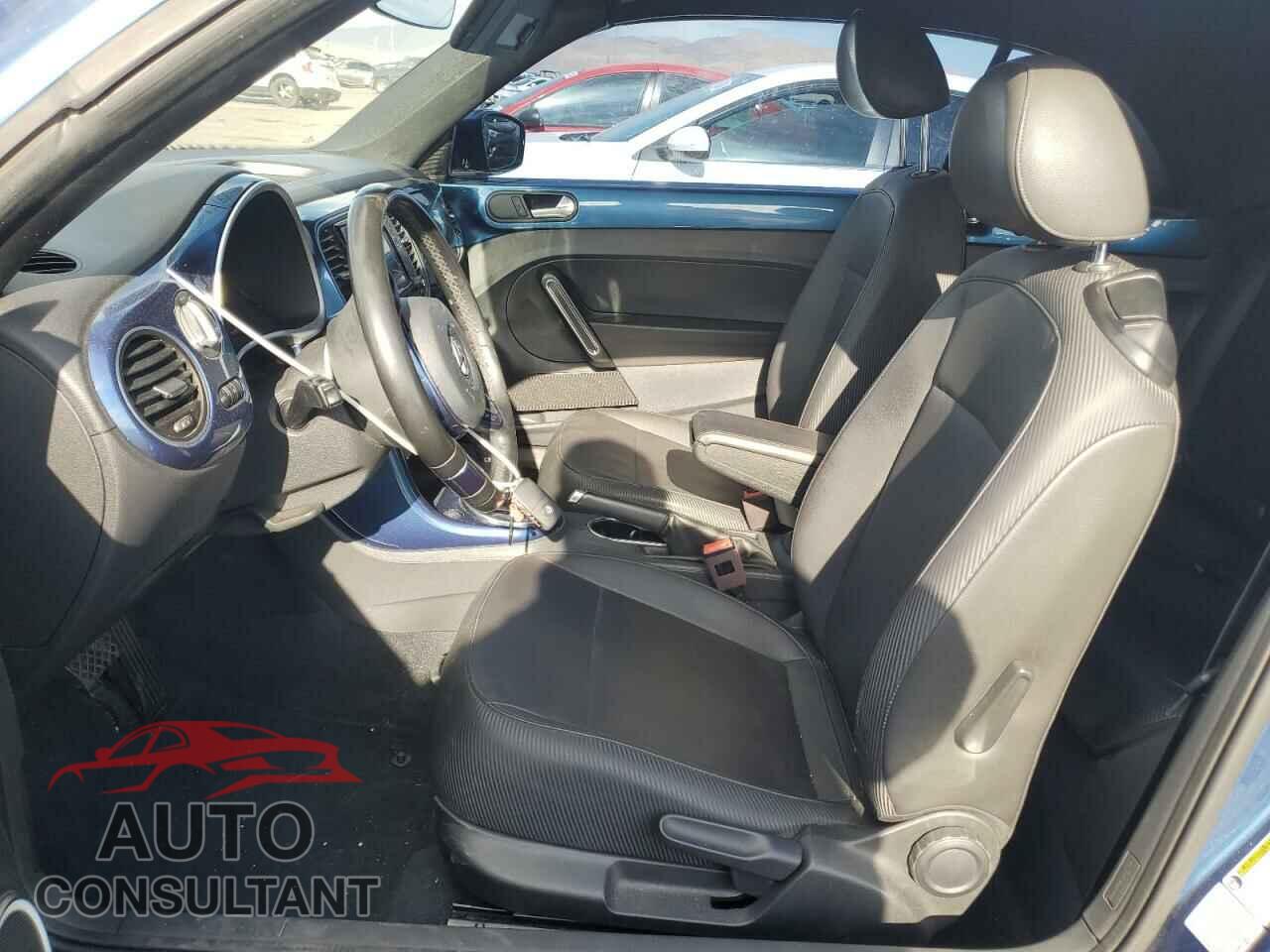 VOLKSWAGEN BEETLE 2018 - 3VW5DAAT7JM506980