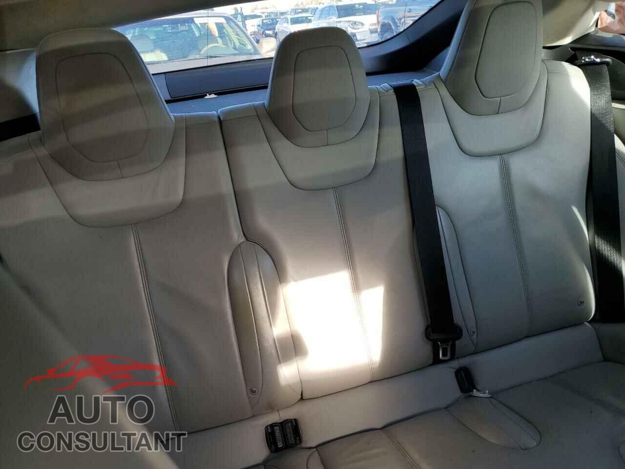 TESLA MODEL S 2016 - 5YJSA1E28GF133512