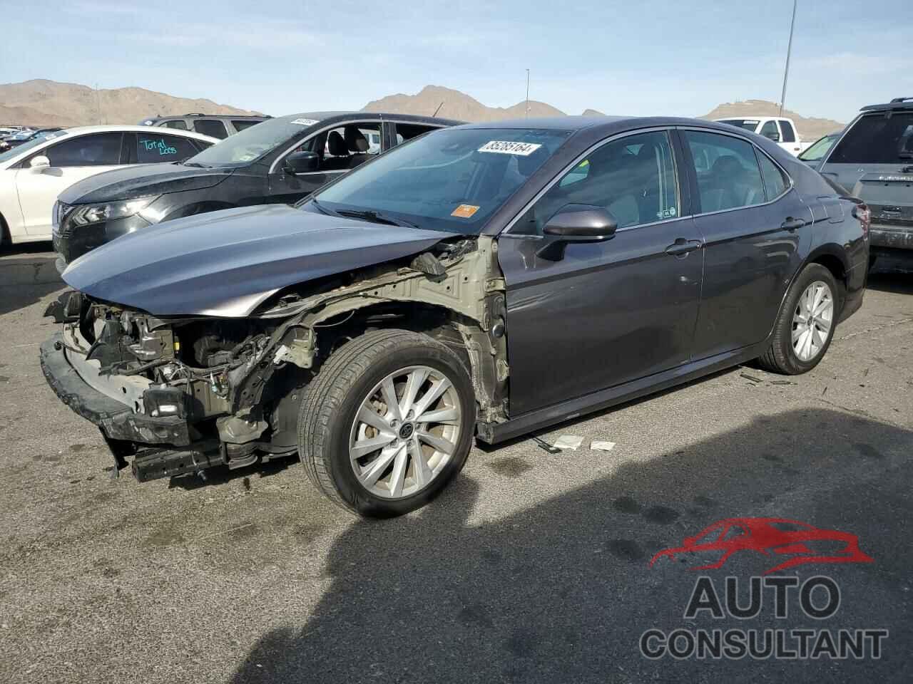 TOYOTA CAMRY 2022 - 4T1C11AK6NU665545