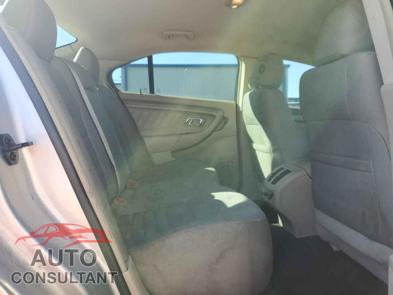 FORD TAURUS 2015 - 1FAHP2D84FG112784