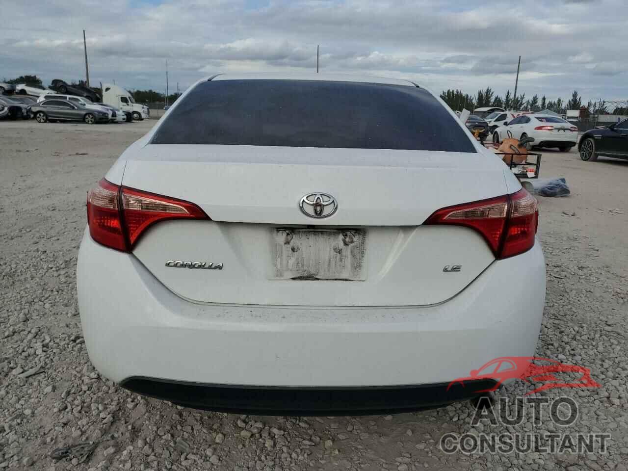 TOYOTA COROLLA 2018 - 2T1BURHE5JC975070