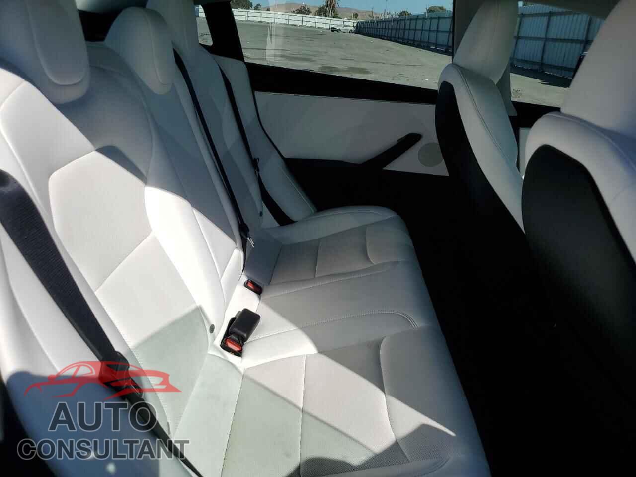 TESLA MODEL 3 2024 - 5YJ3E1EA2RF800898