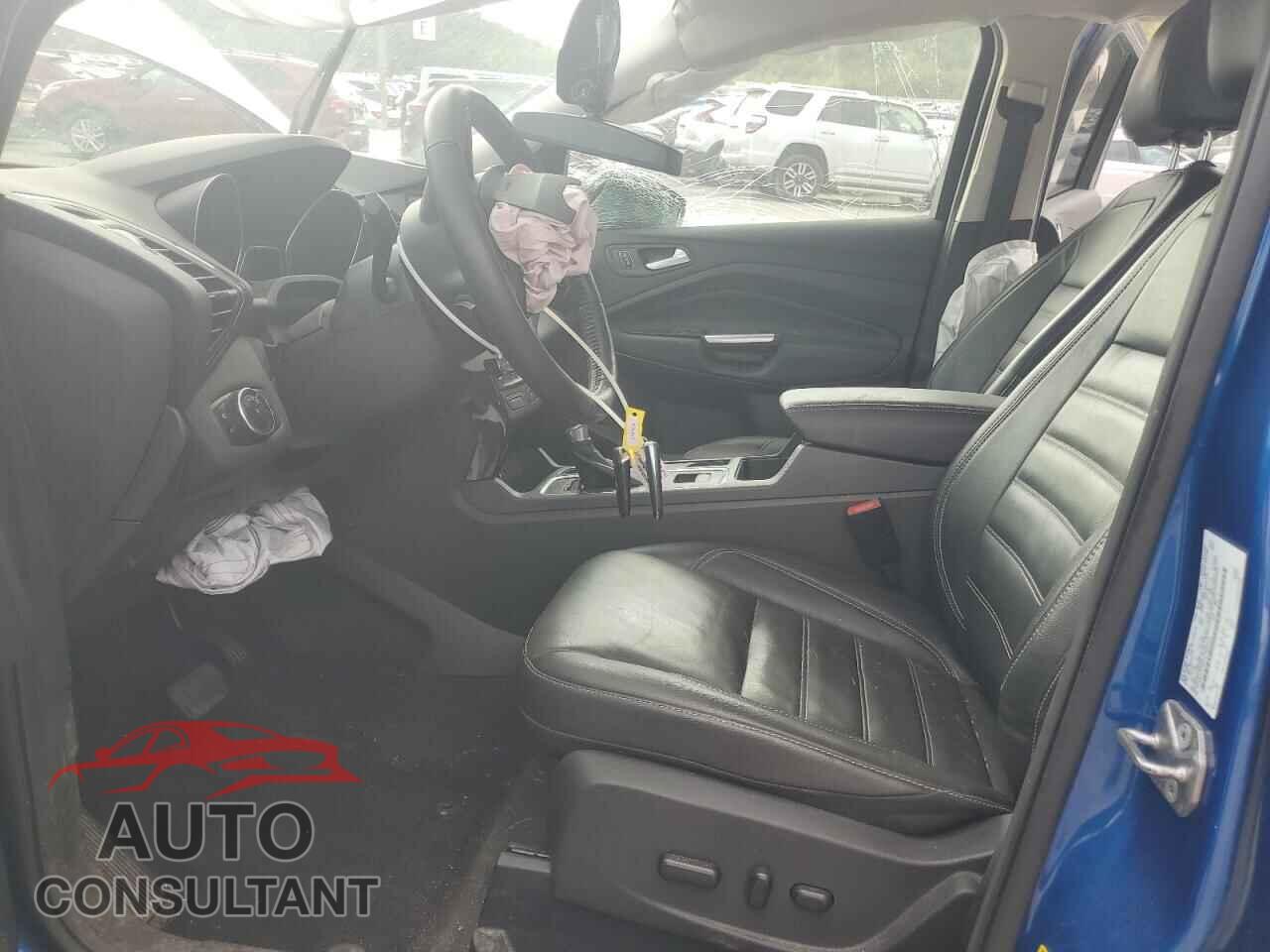 FORD ESCAPE 2017 - 1FMCU9JD5HUB58440