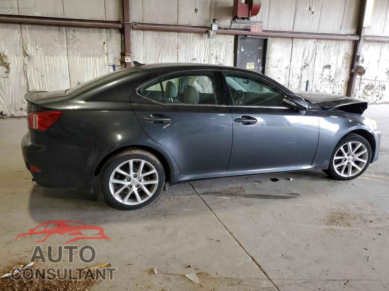 LEXUS IS 2011 - JTHCF5C26B5047155