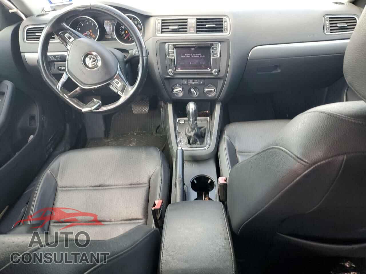 VOLKSWAGEN JETTA 2017 - 3VWDB7AJ5HM335403