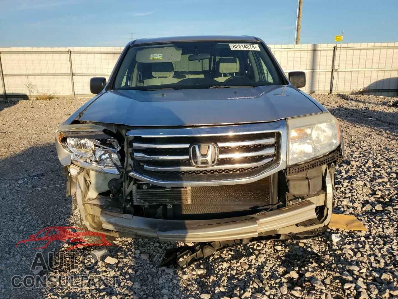 HONDA PILOT 2015 - 5FNYF4H27FB013272