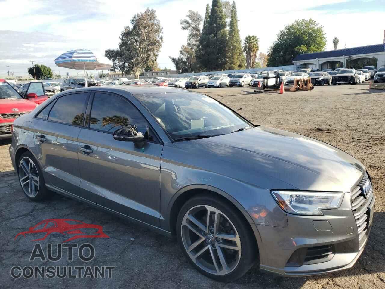 AUDI A3 2019 - WAUAUGFF2KA088332