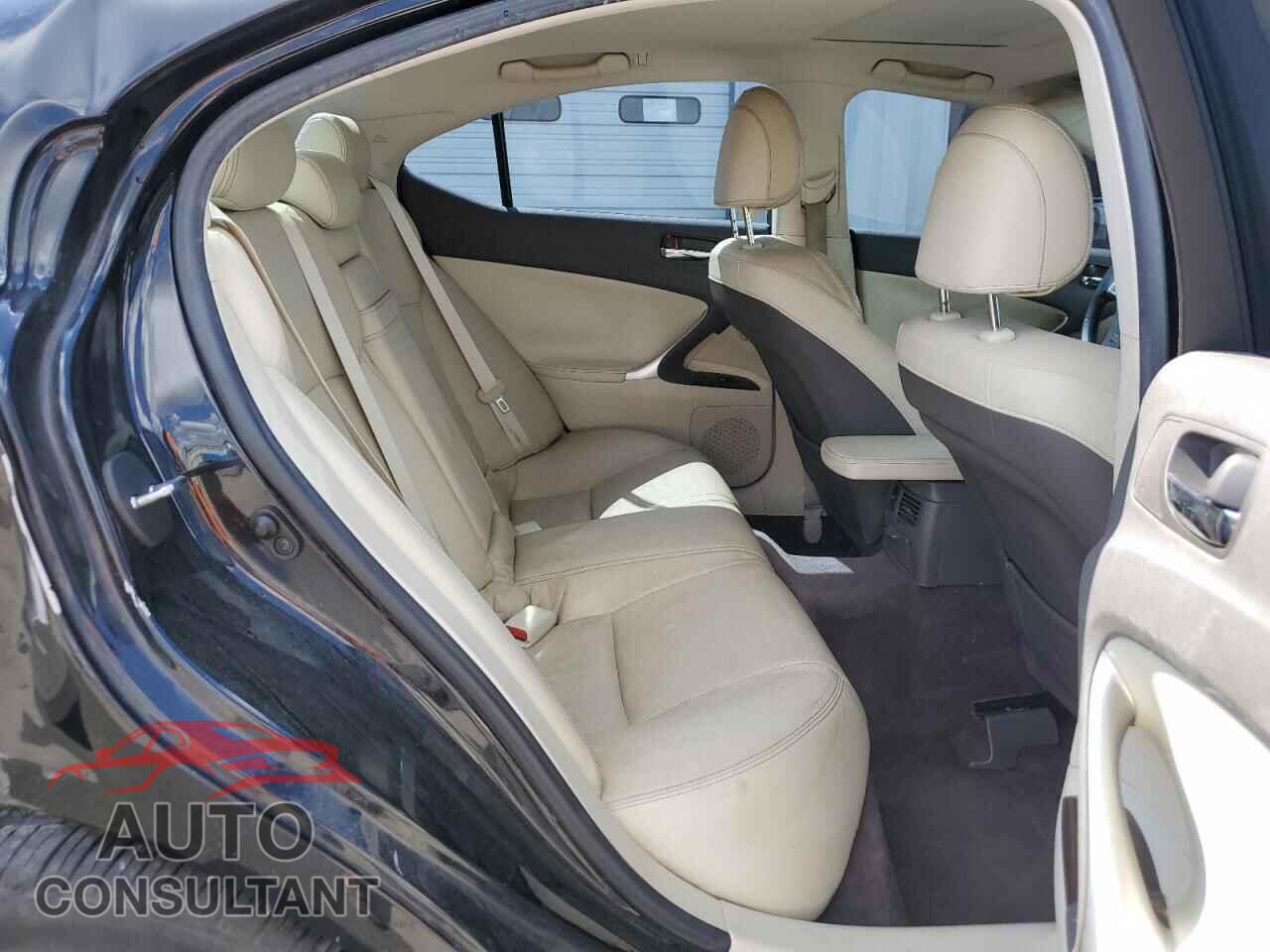 LEXUS IS 2011 - JTHBF5C24B5132880