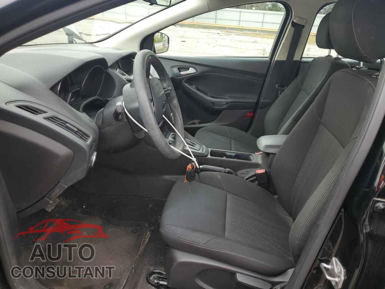 FORD FOCUS 2017 - 1FADP3F21HL341012