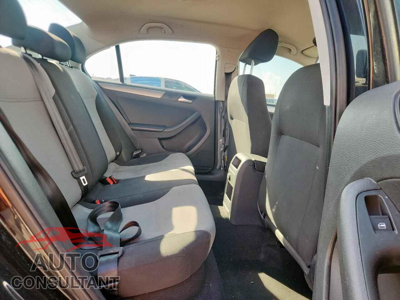 VOLKSWAGEN JETTA 2017 - 3VW2B7AJ0HM201406