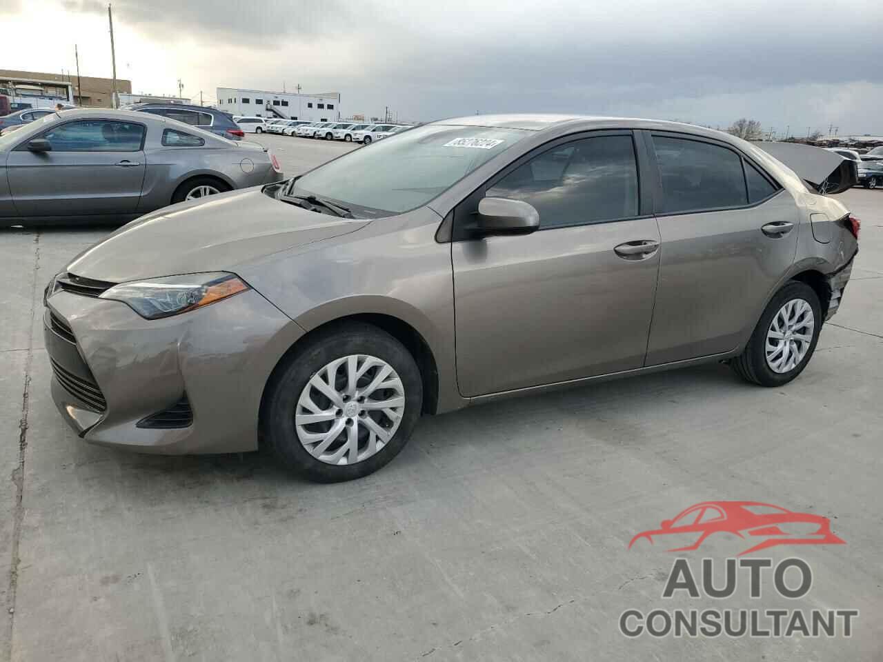 TOYOTA COROLLA 2018 - 5YFBURHE5JP824522