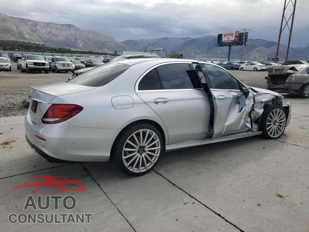 MERCEDES-BENZ E-CLASS 2017 - WDDZF4KB1HA133101