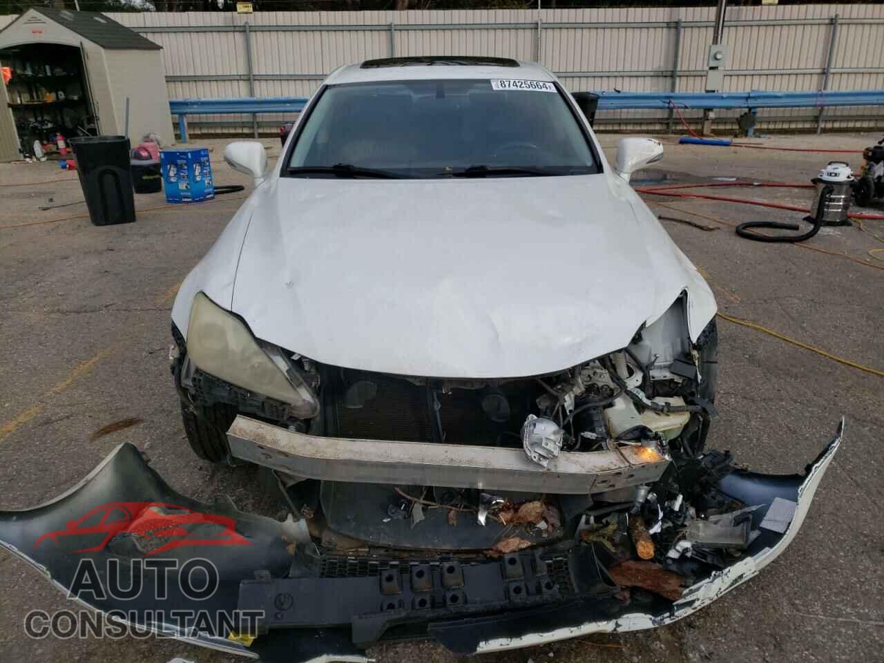 LEXUS IS 2011 - JTHBF5C26B5151012