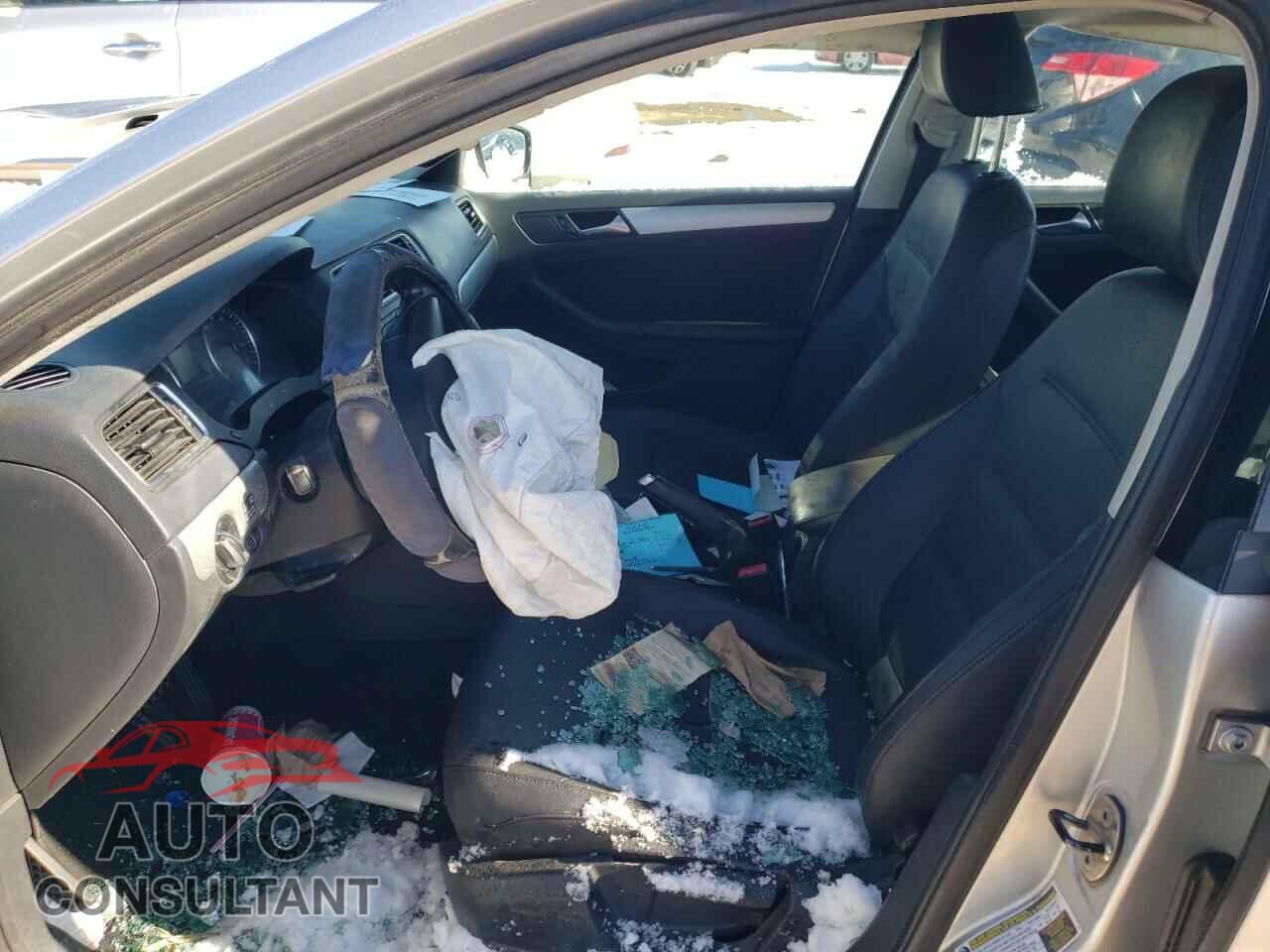 VOLKSWAGEN JETTA 2012 - 3VWLL7AJXCM038466