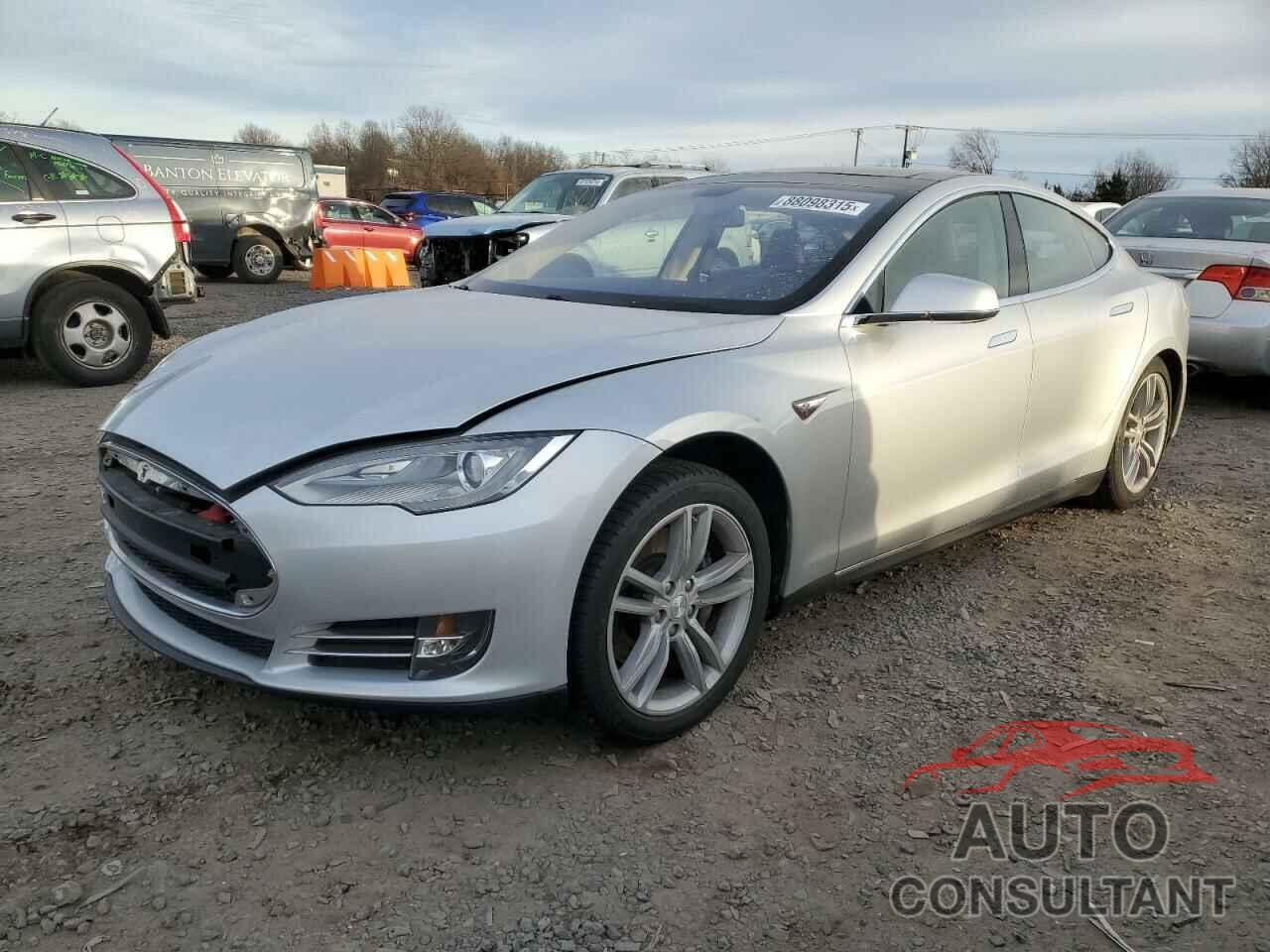 TESLA MODEL S 2013 - 5YJSA1AG4DFP08282