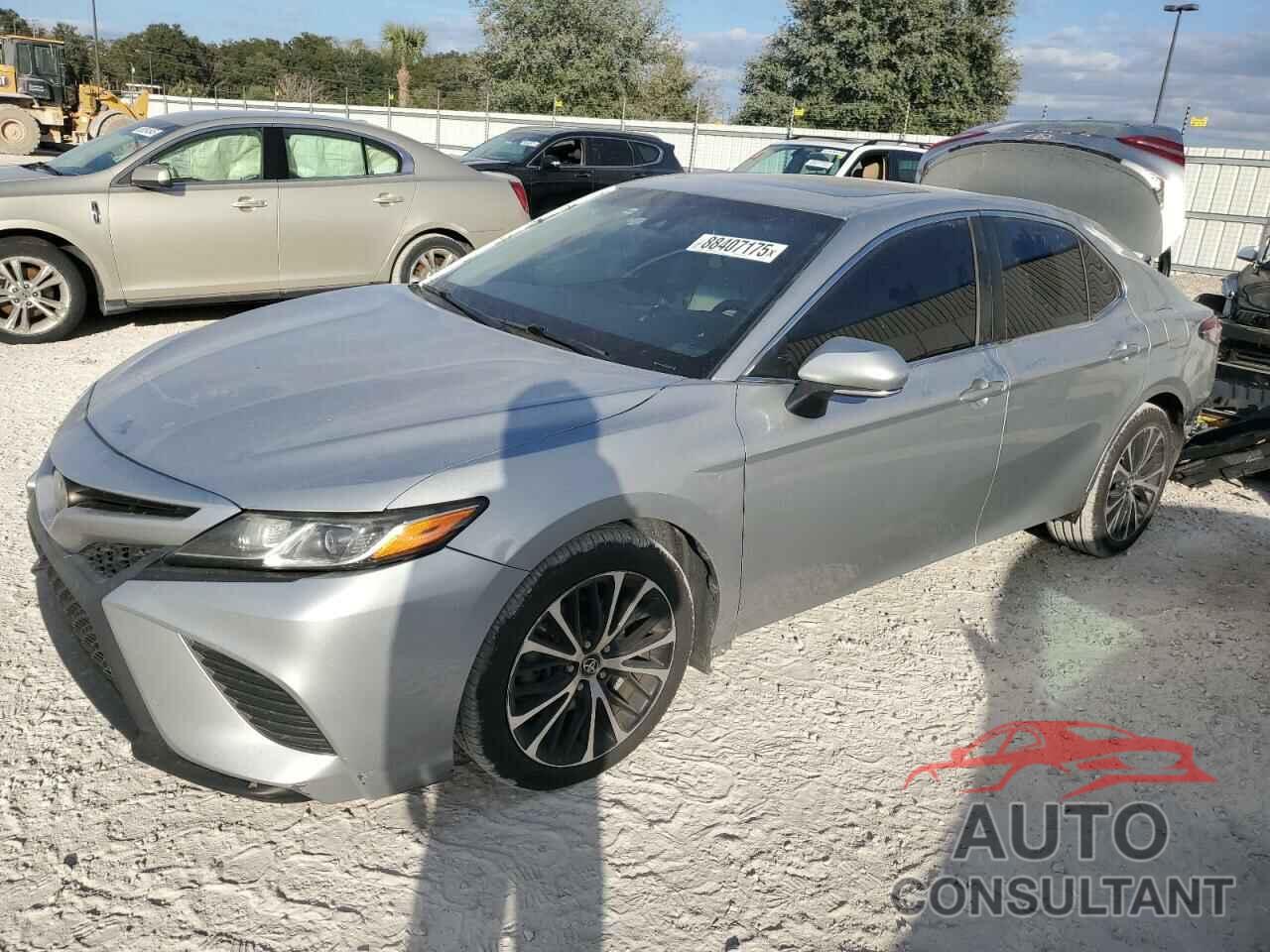 TOYOTA CAMRY 2018 - 4T1B11HK4JU563477