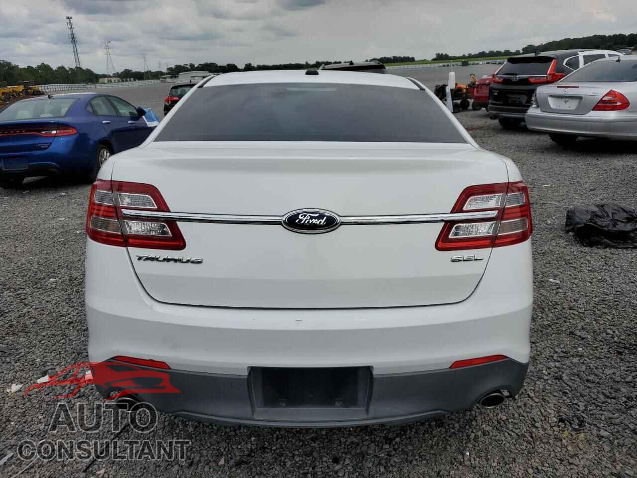 FORD TAURUS 2013 - 1FAHP2E85DG107895