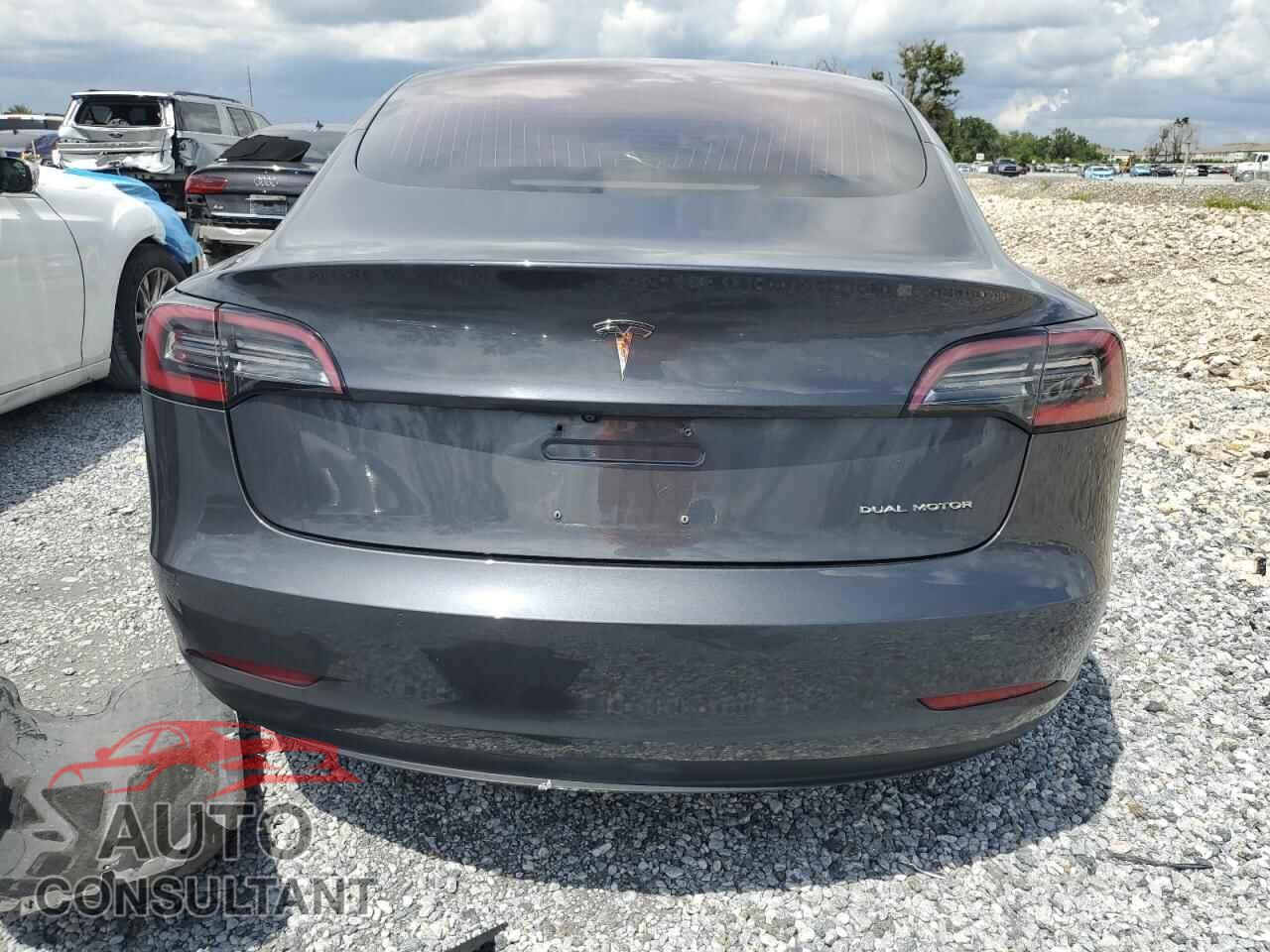 TESLA MODEL 3 2018 - 5YJ3E1EB3JF132476