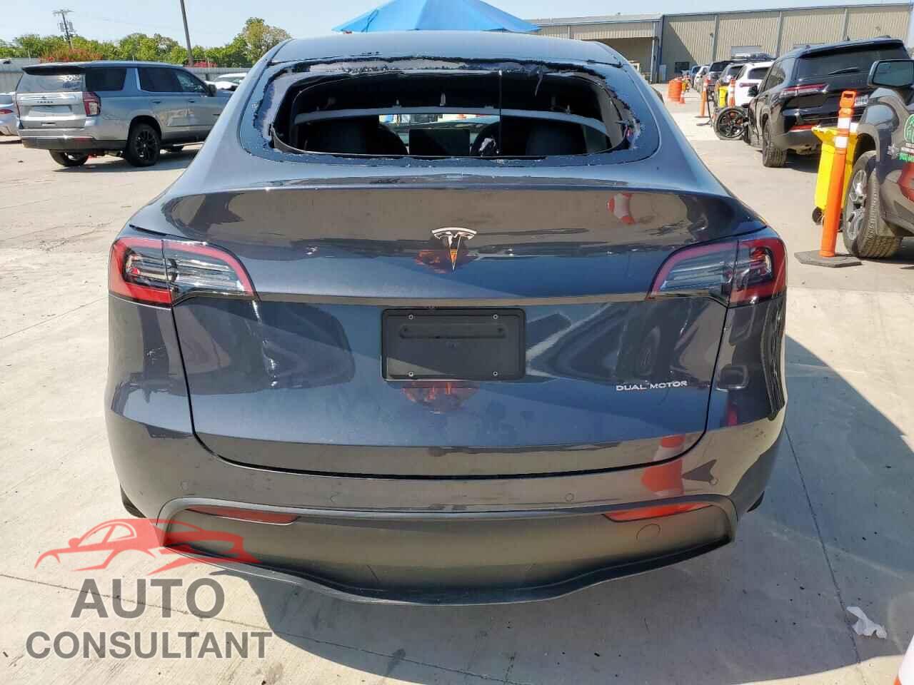 TESLA MODEL Y 2021 - 5YJYGDEE2MF300835