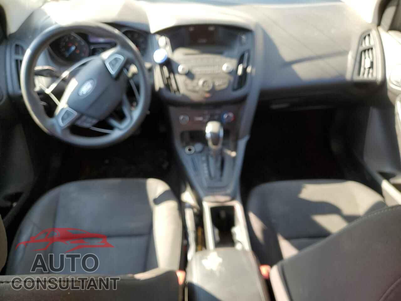FORD FOCUS 2017 - 1FADP3F21HL228483