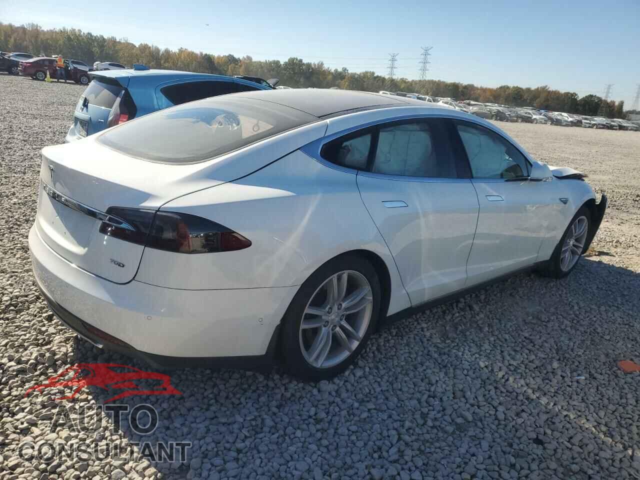 TESLA MODEL S 2015 - 5YJSA4S27FF090446