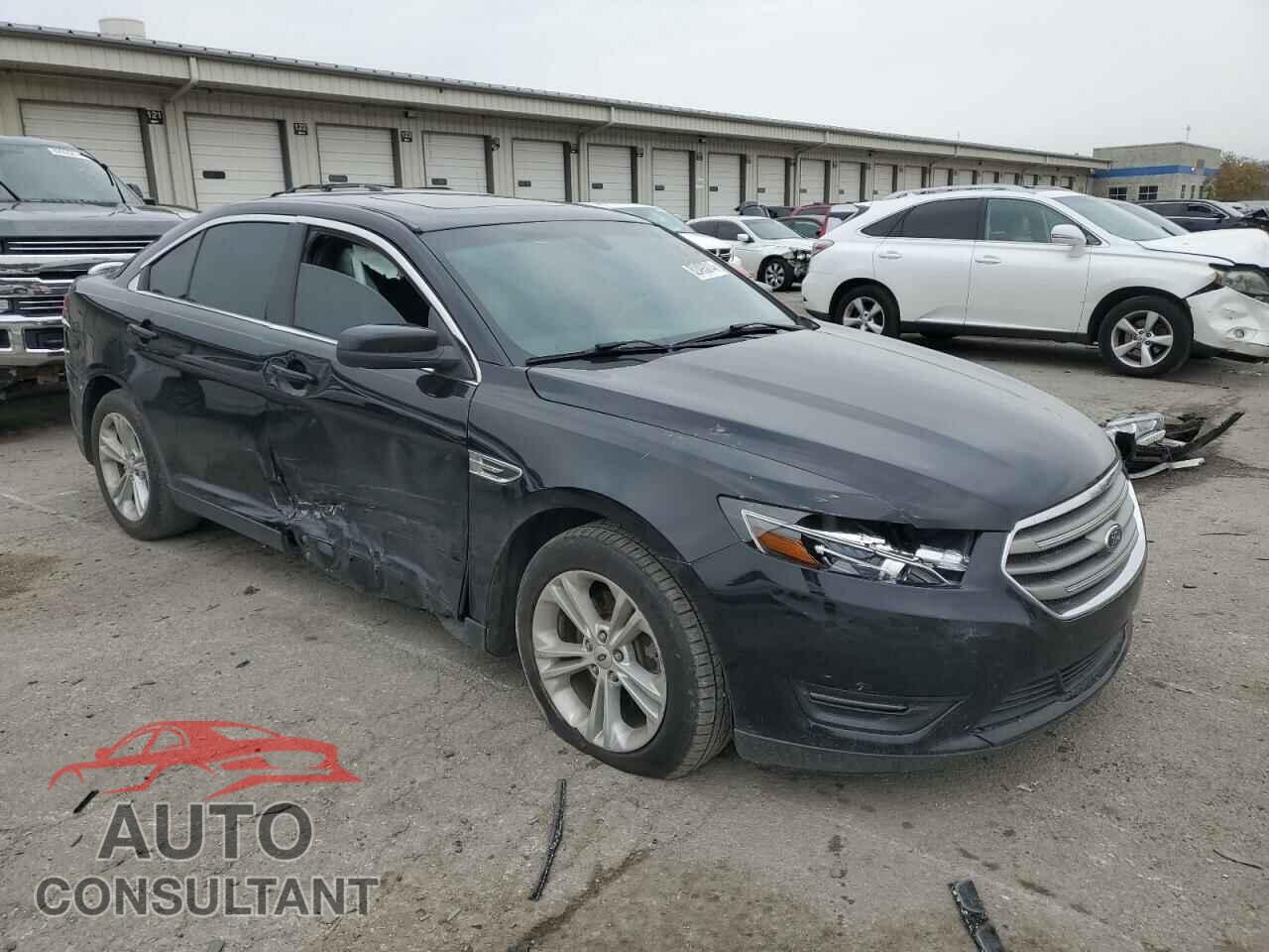FORD TAURUS 2018 - 1FAHP2E83JG125078
