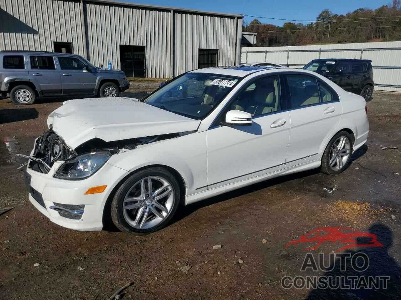MERCEDES-BENZ C-CLASS 2013 - WDDGF8ABXDR240983