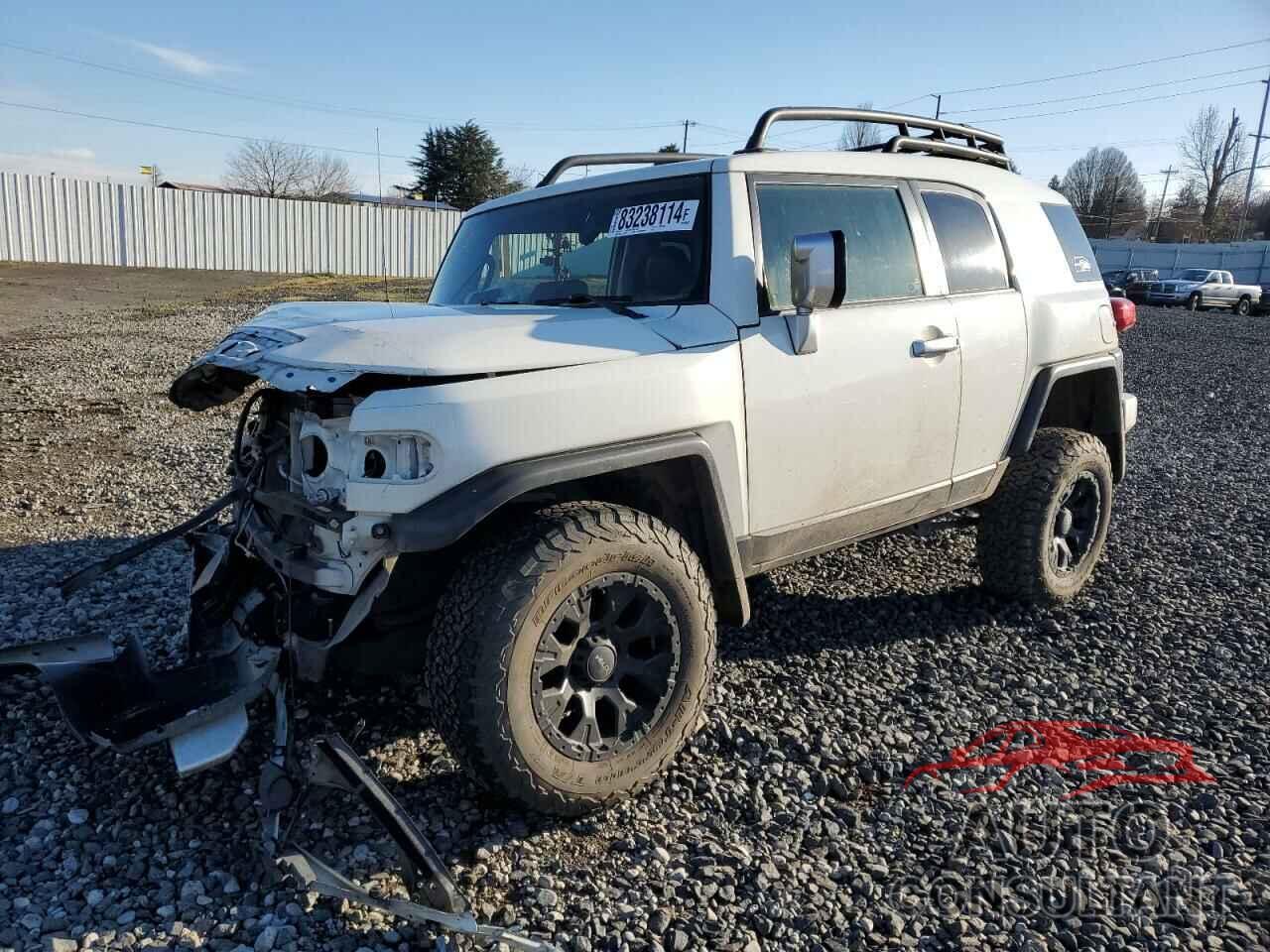 TOYOTA FJ CRUISER 2014 - JTEBU4BFXEK193609