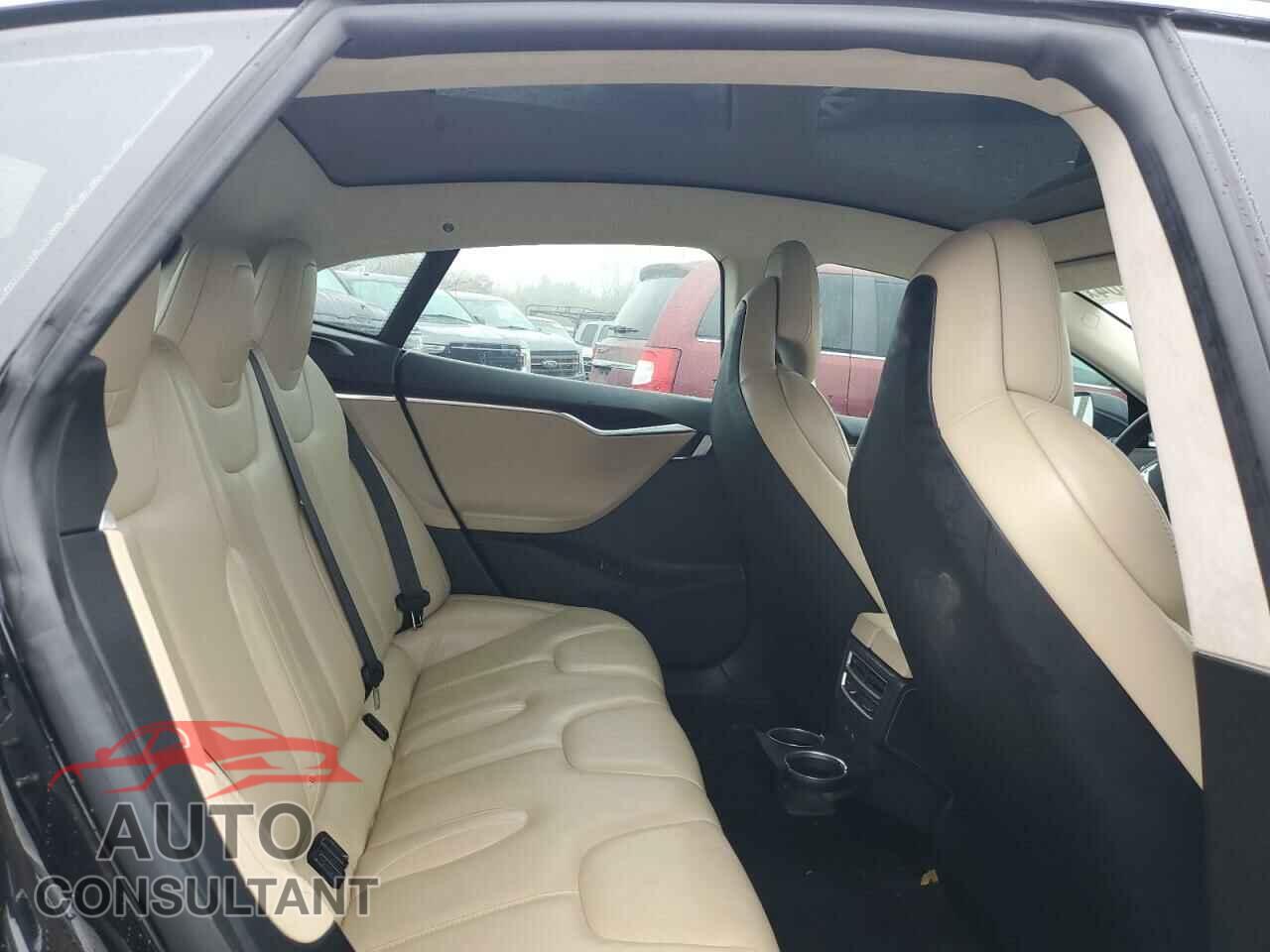 TESLA MODEL S 2017 - 5YJSA1E27HF204782