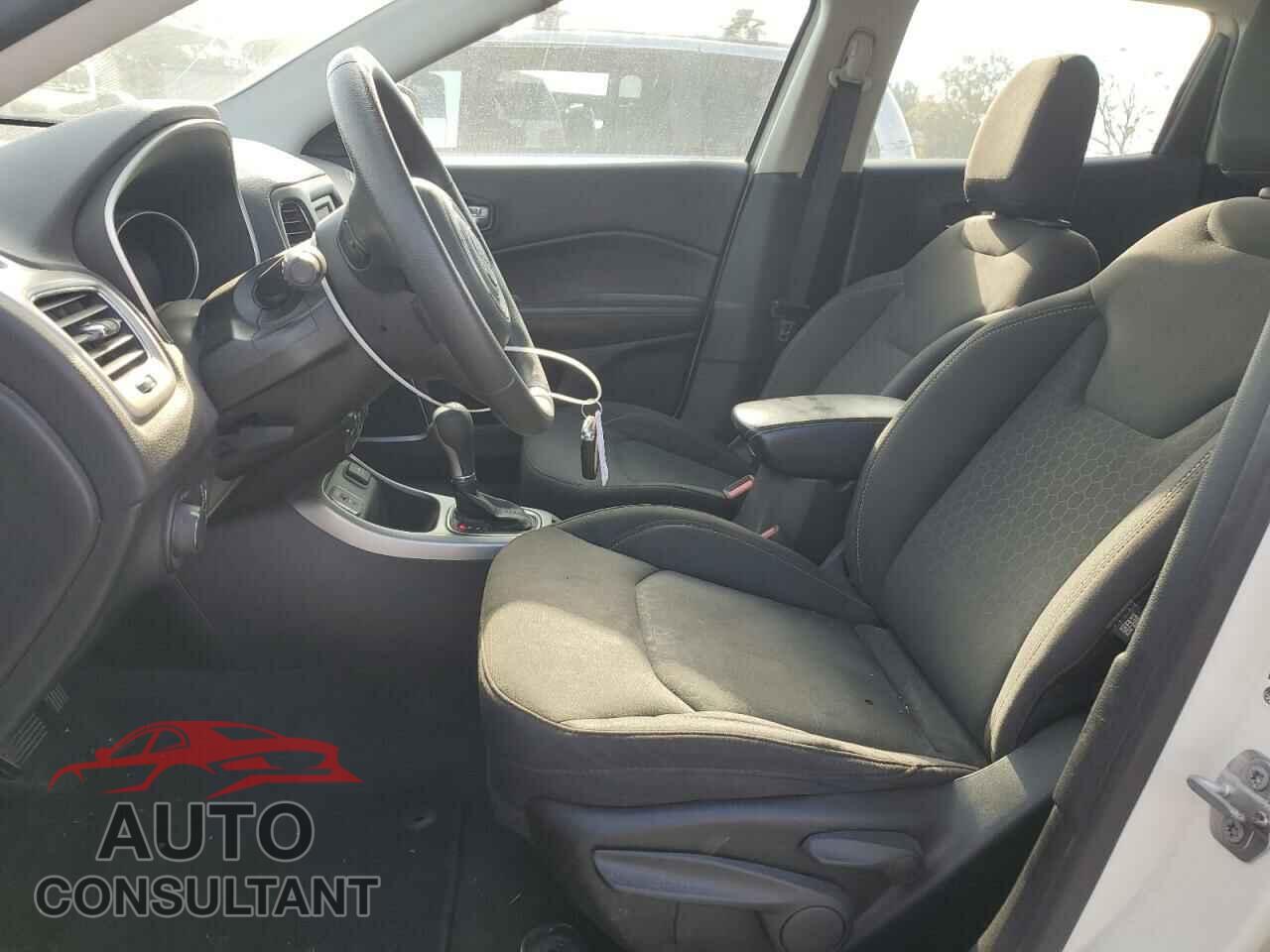 JEEP COMPASS 2018 - 3C4NJCAB5JT211347